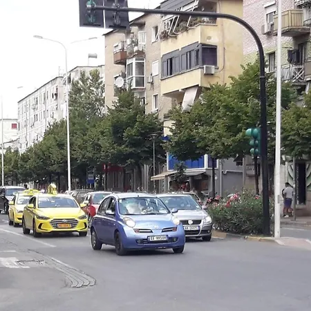 דירה Center *